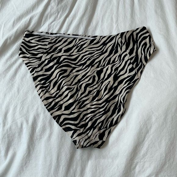 high waisted zebra print old navy swim bottom - Picture 4 of 5